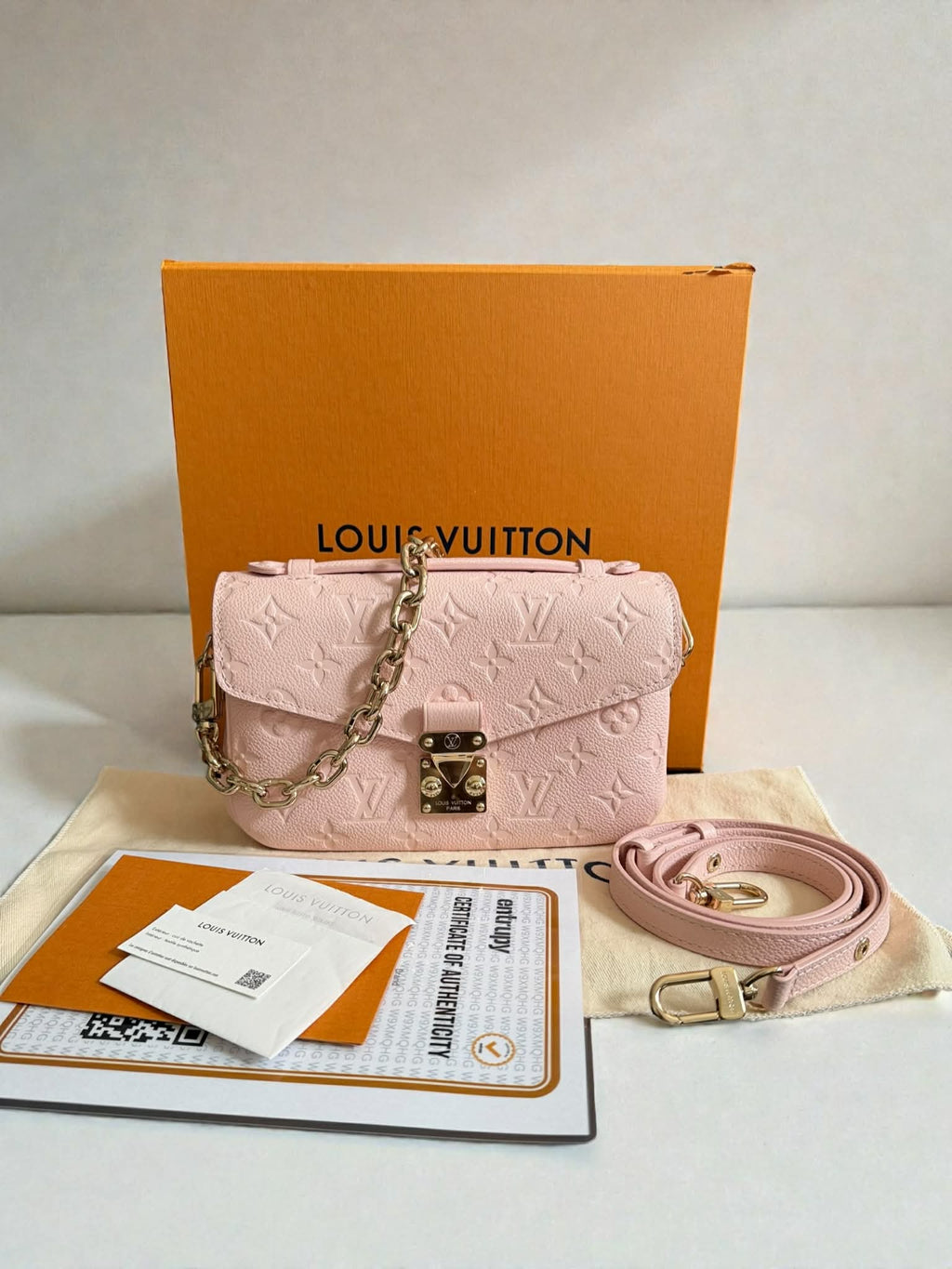 Louis Vuitton Pochette Metis East West Empriente Leather