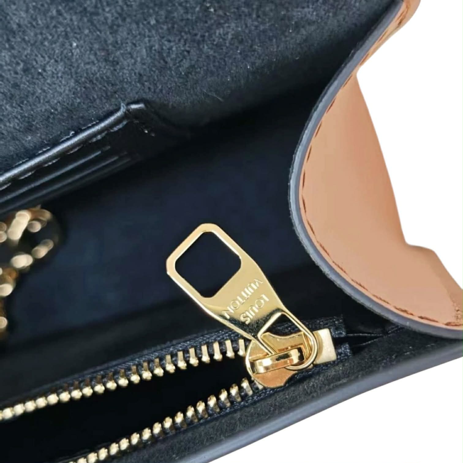 Louis Vuitton Reverse Monogram Dauphine WOC