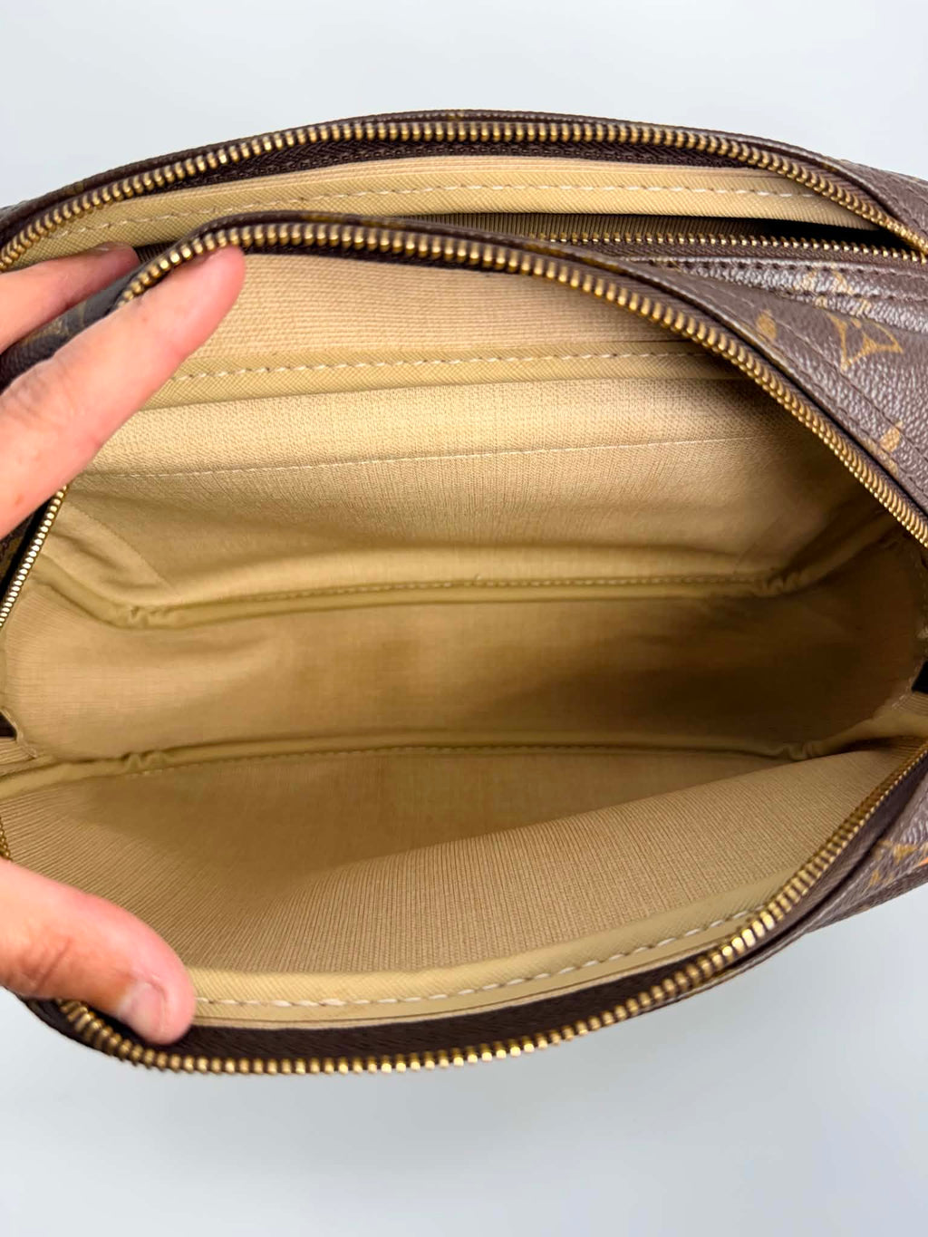 Louis Vuitton Reporter MM in Monogram