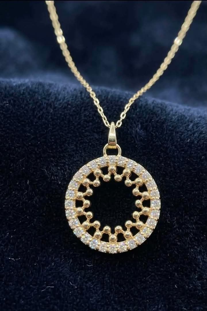 Round Diamond Wheel Necklace 18K Yellow Gold