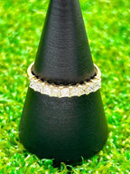 Diamond Ring in 18k Yellow Gold
