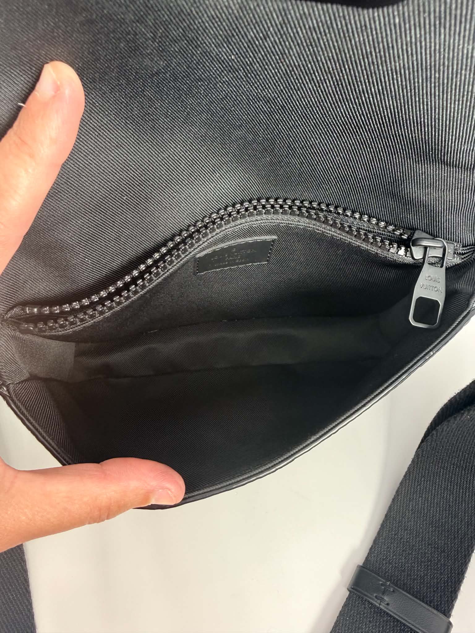 Louis Vuitton S Lock Sling Bag in black Taurillon leather