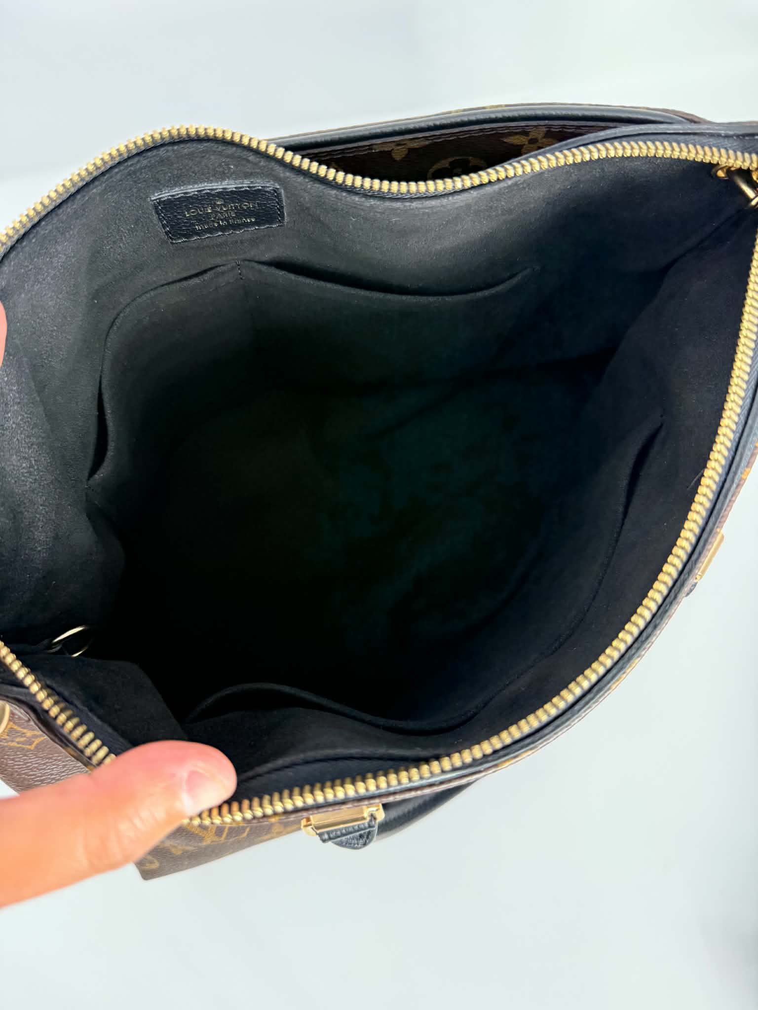 Louis Vuitton Pallas Noir MM