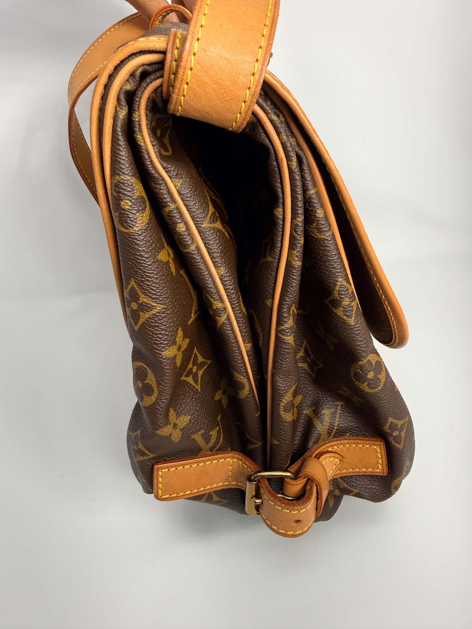 Louis Vuitton Saumar 30 in Monogram