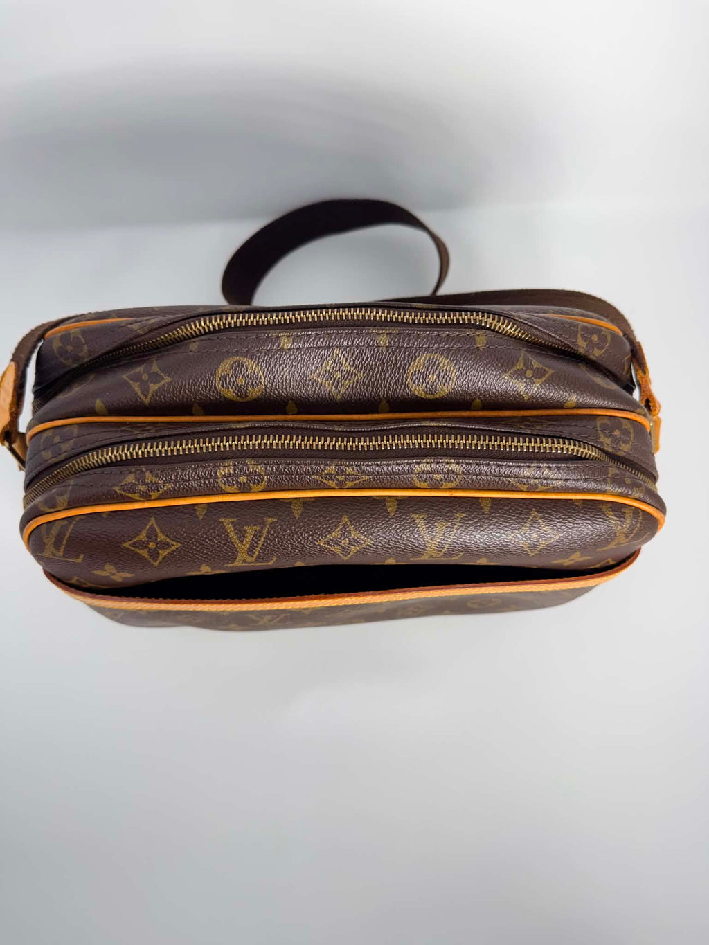 Louis Vuitton Reporter MM in Monogram