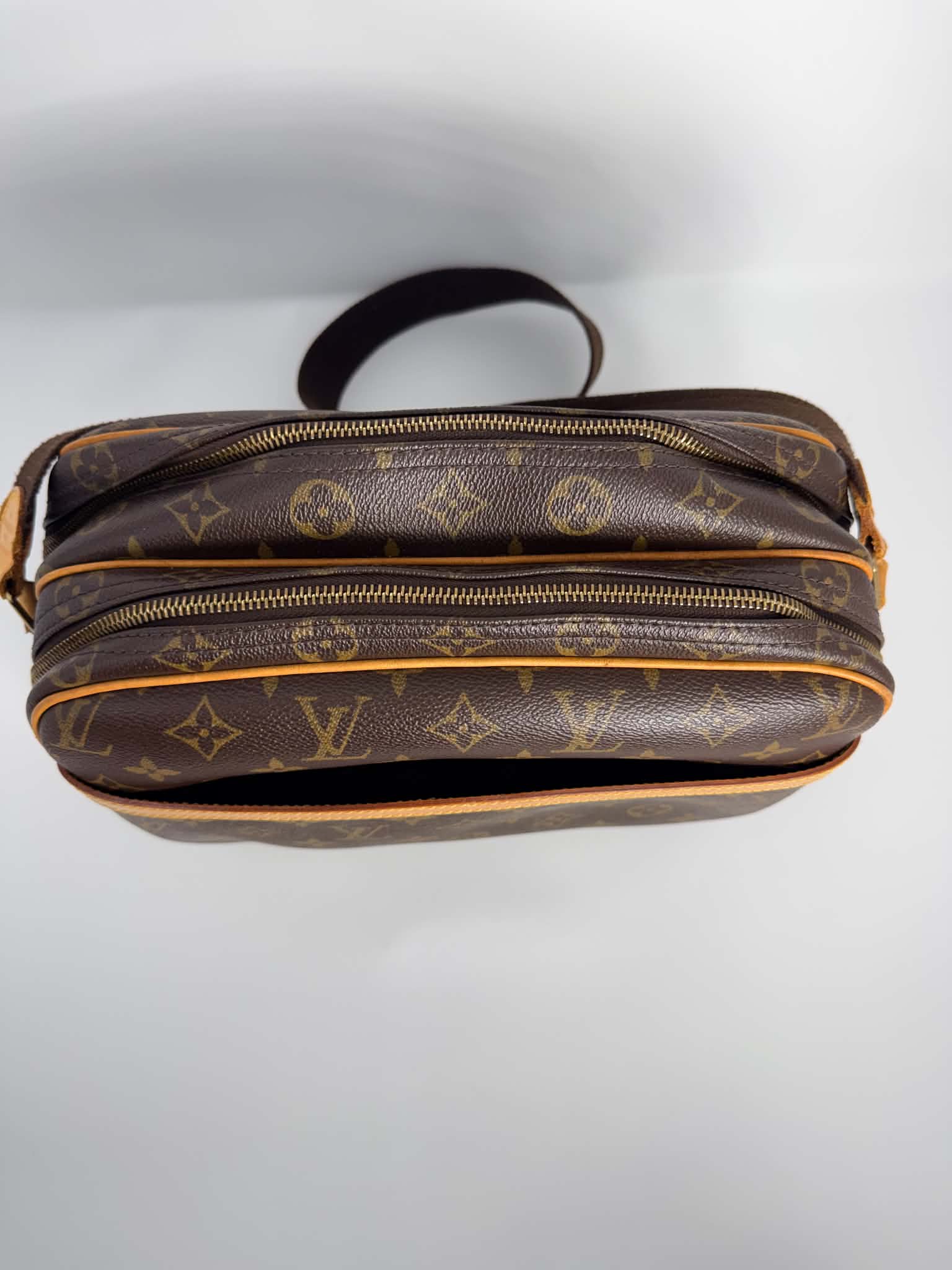Louis Vuitton Reporter MM in Monogram