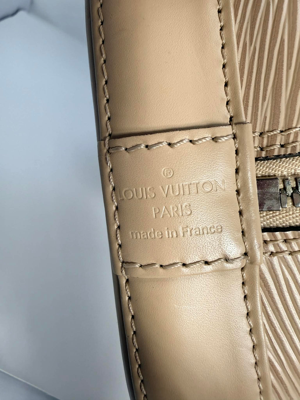 Louis Vuitton Alma MM Epi Tan