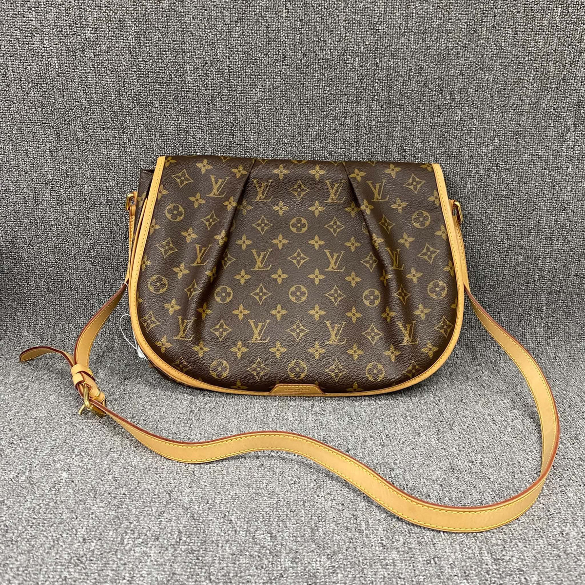 Louis Vuitton Menilmontant in Monogram