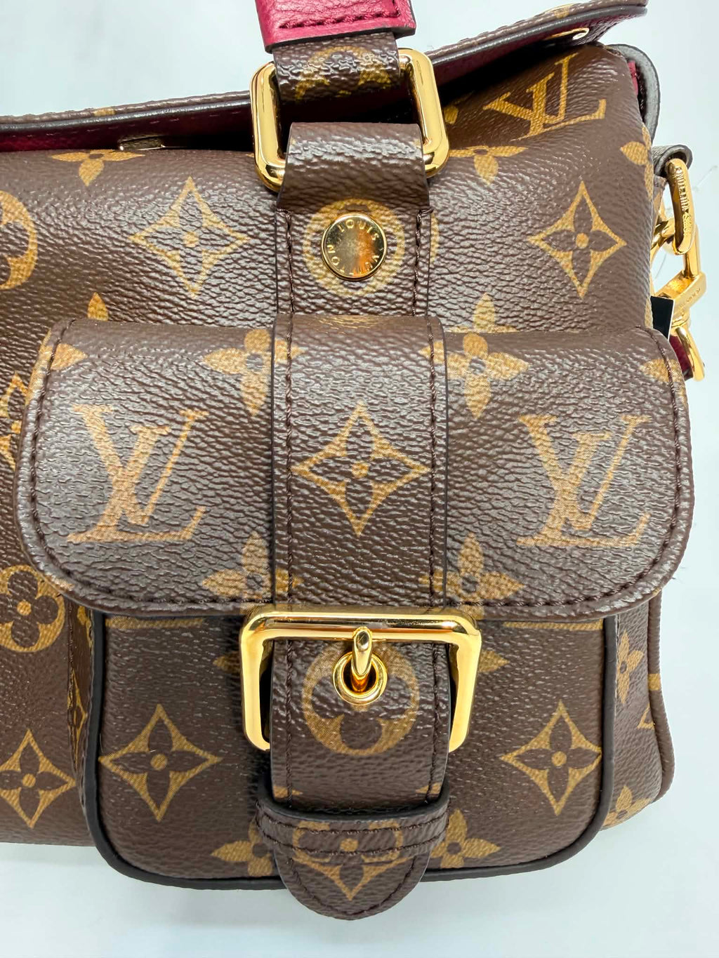 Louis Vuitton Monogram Manhattan NM Raisin