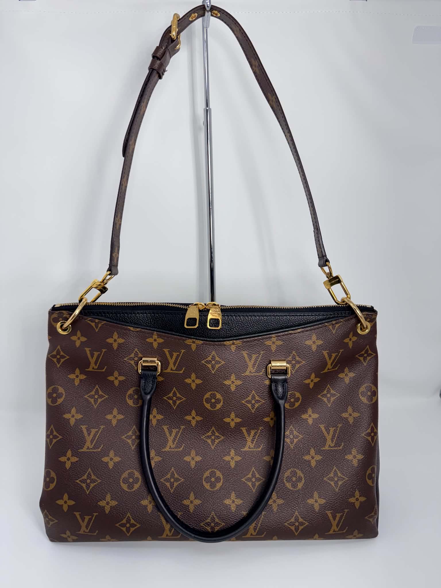 Louis Vuitton Pallas Noir MM