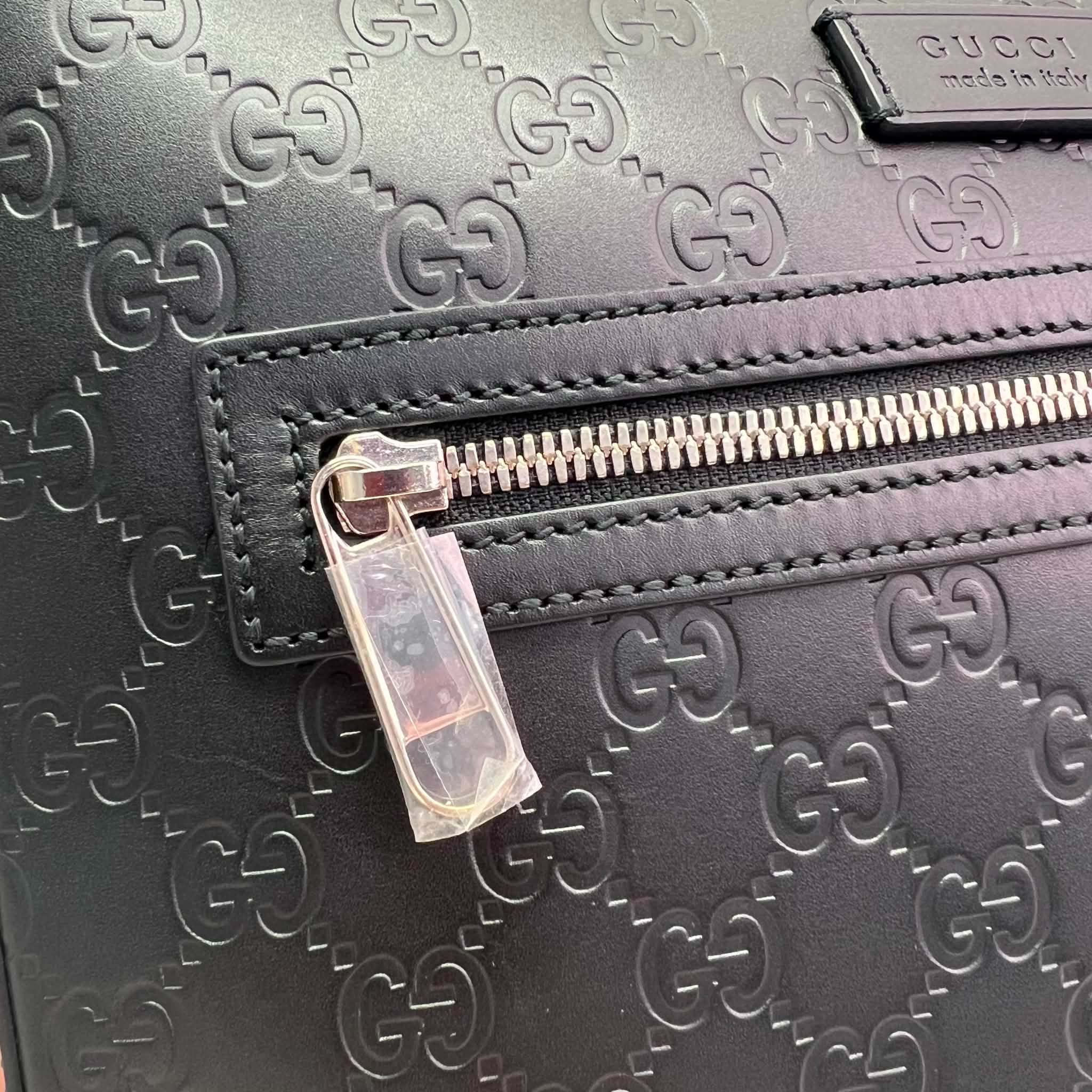 Gucci Guccissima Signature Medium Flat Messenger Bag Black