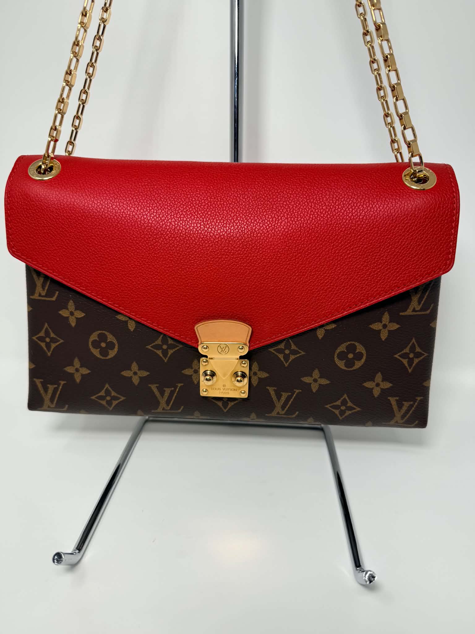Louis Vuitton Pallas Chain Bag