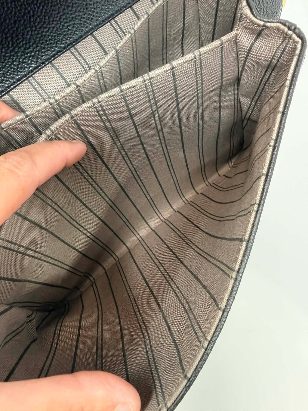 Louis Vuitton Metis Pochette Black Empriente Leather