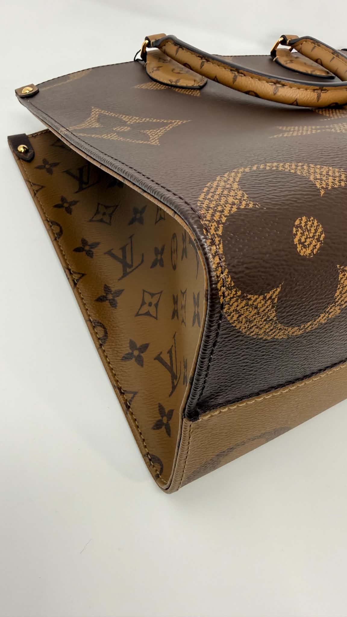 Louis Vuitton On The Go MM Reverse Monogram