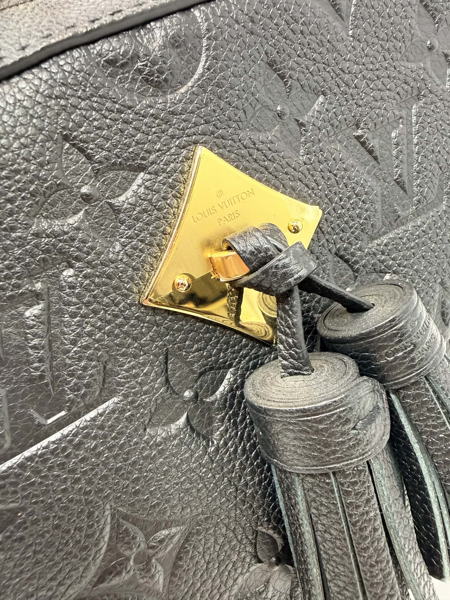 Louis Vuitton Saintonge Black Empreinte Leather