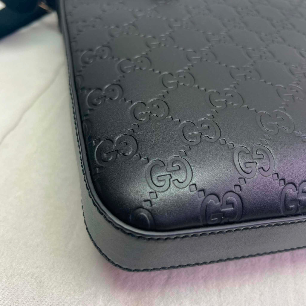 Gucci Guccissima Signature Medium Flat Messenger Bag Black