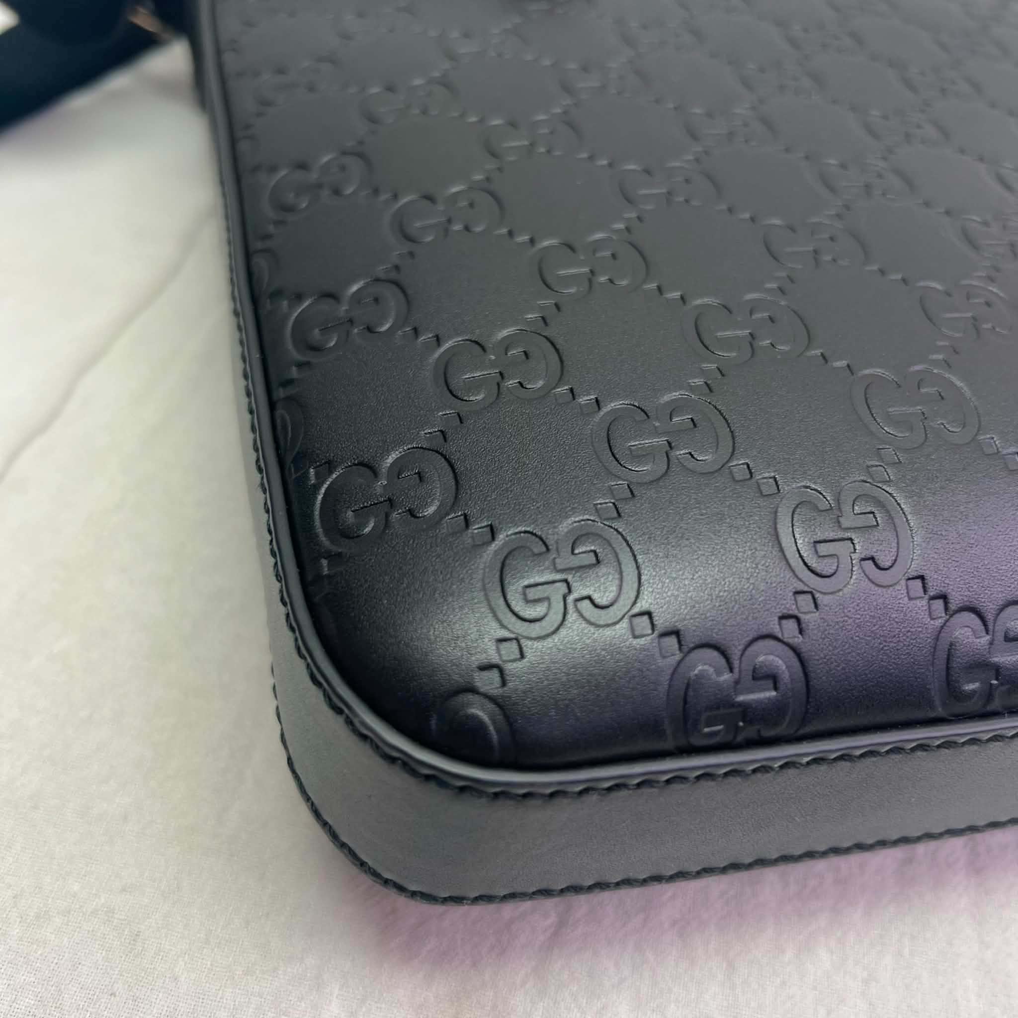 Gucci Guccissima Signature Medium Flat Messenger Bag Black