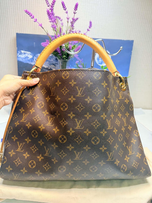 Louis Vuitton Artsy MM Monogram