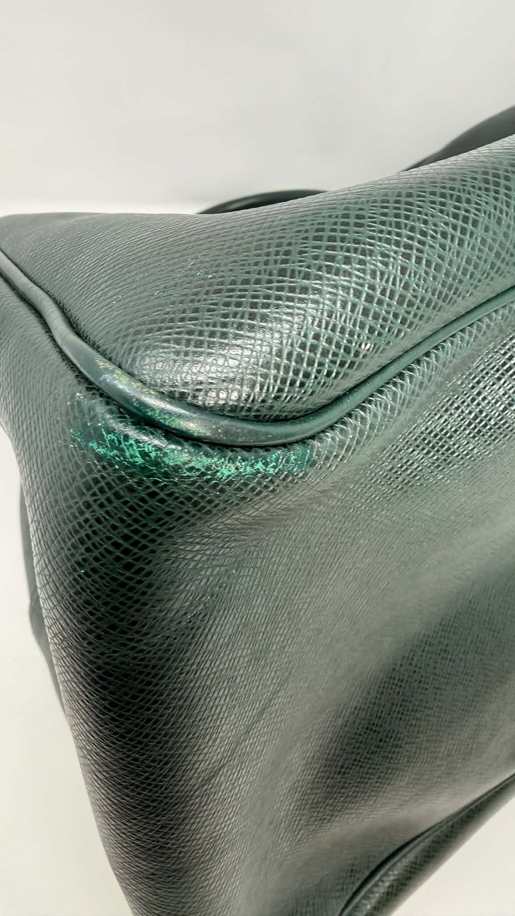 Louis Vuitton Vintage Kendall Taiga Leather Travel Bag