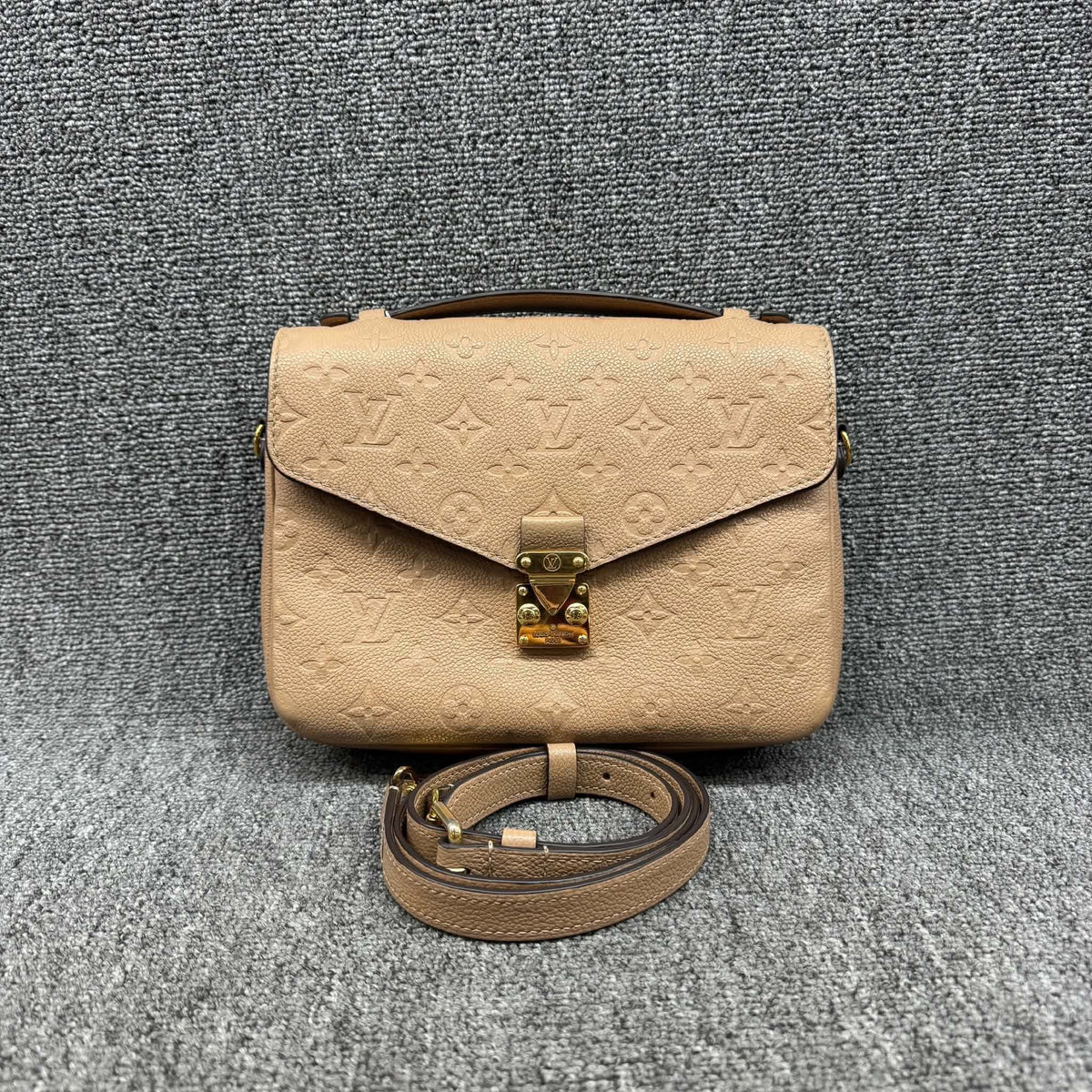 Louis Vuitton Empreinte Pochette Métis Beige