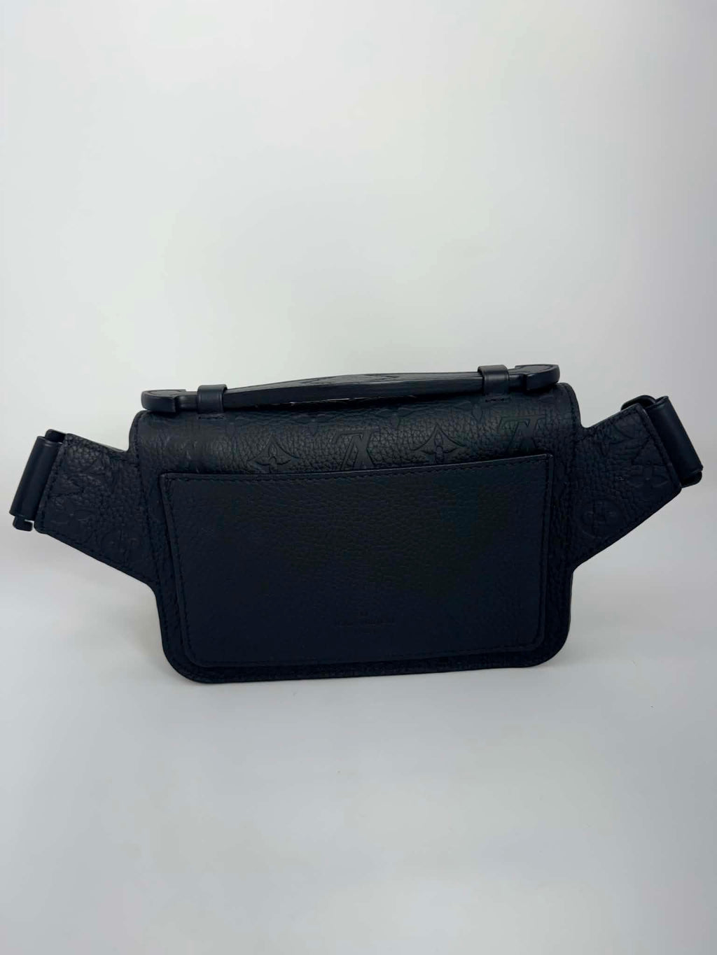 Louis Vuitton S Lock Sling Bag in black Taurillon leather
