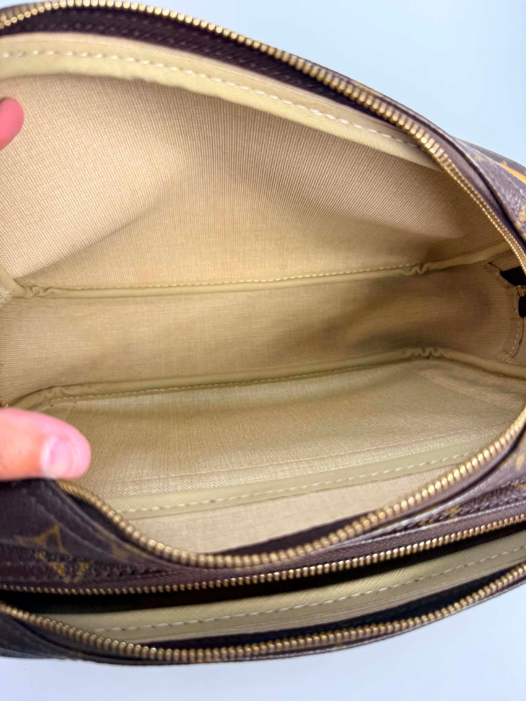 Louis Vuitton Reporter MM in Monogram