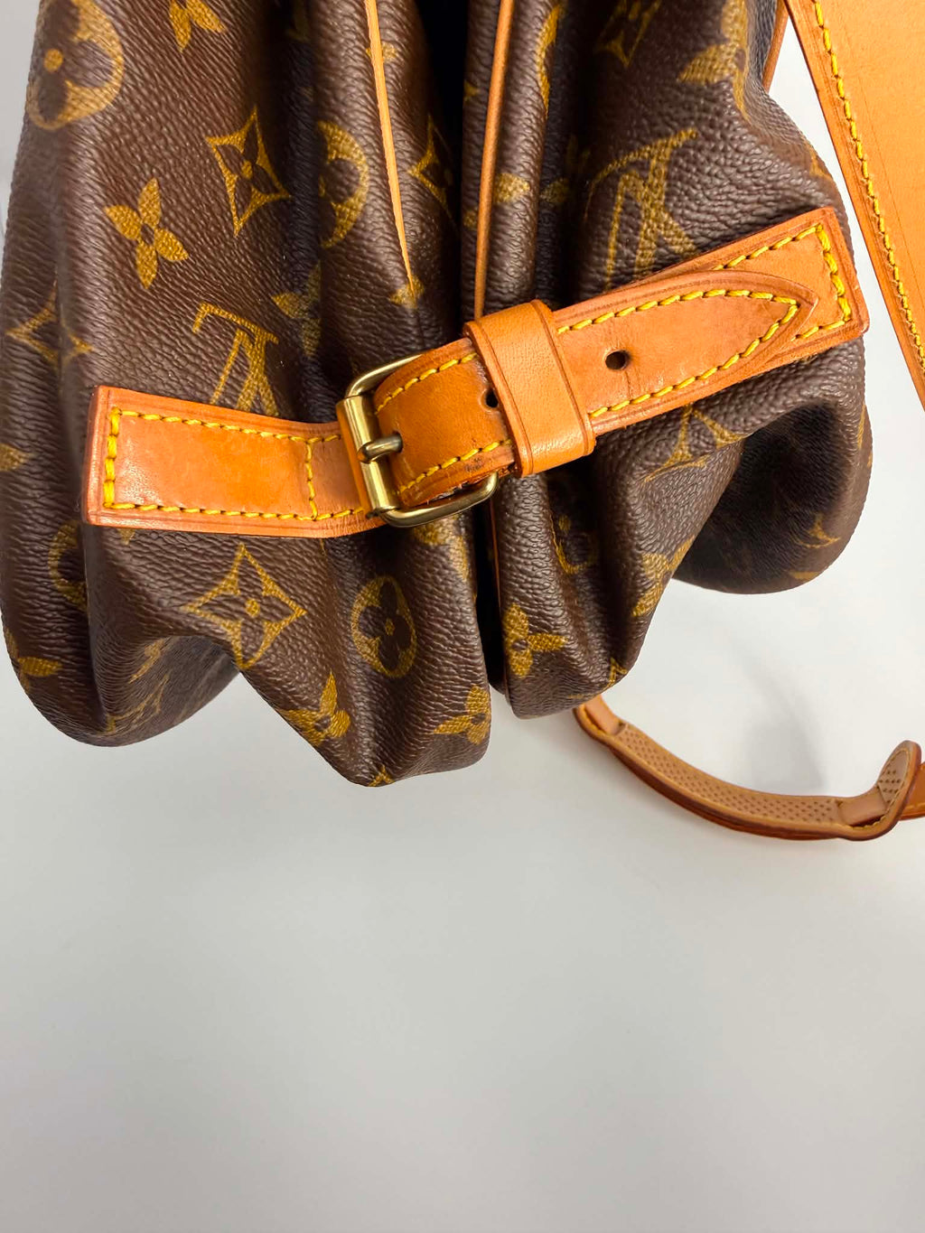 Louis Vuitton Saumar 30 in Monogram