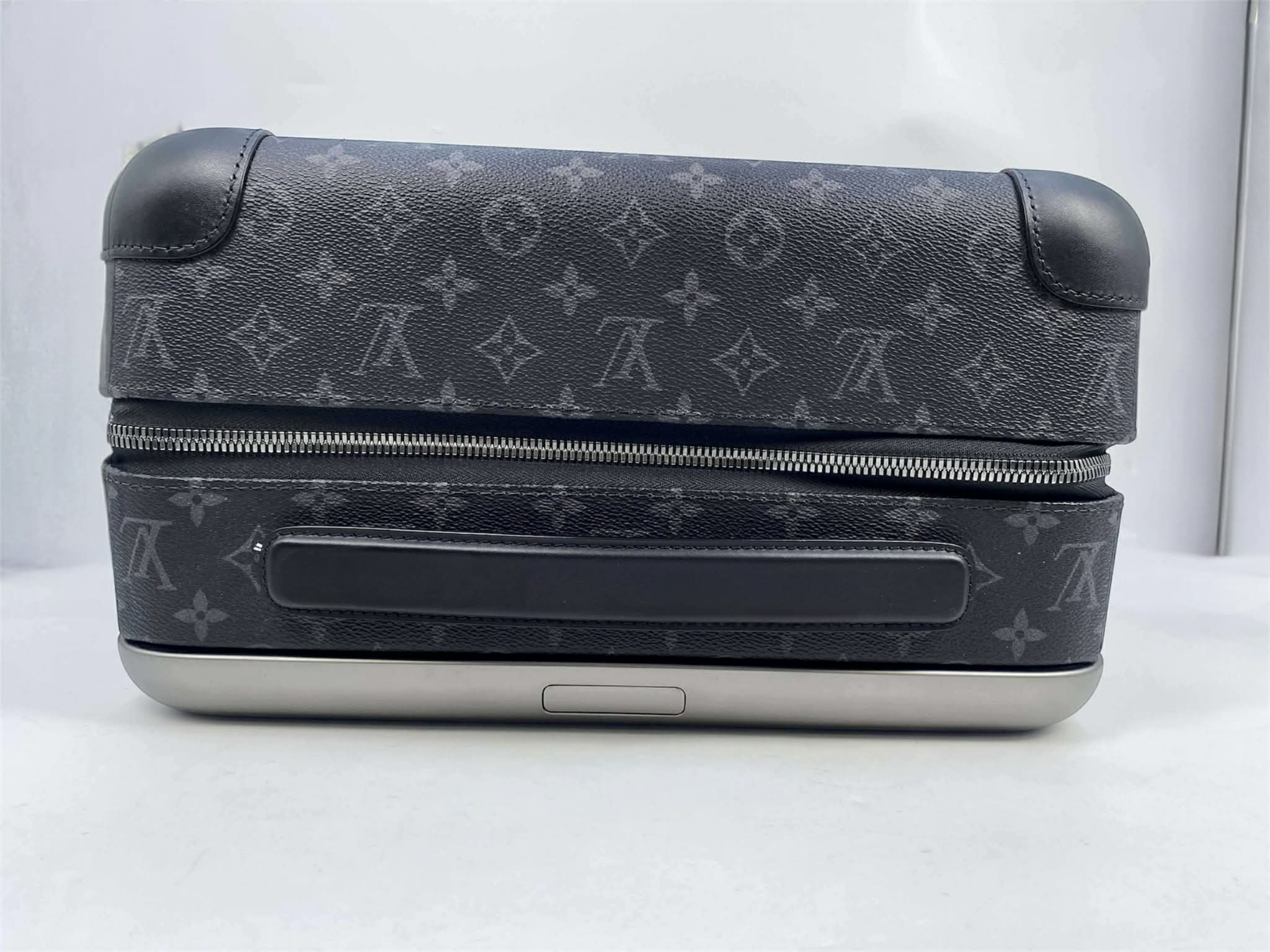 Louis Vuitton Horizon 55 Monogram Canvas Luggage
