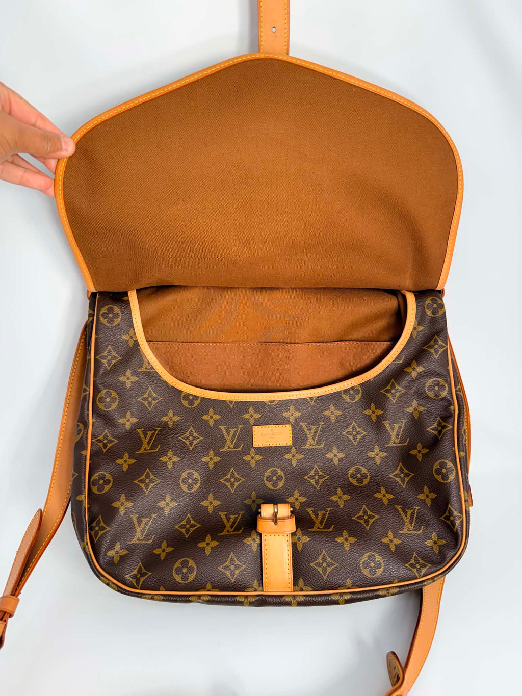 Louis Vuitton Saumar 30 in Monogram