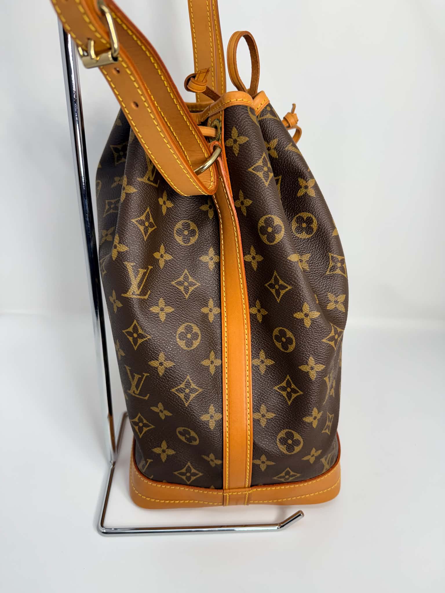 Louis Vuitton Neo Noe MM Monogram