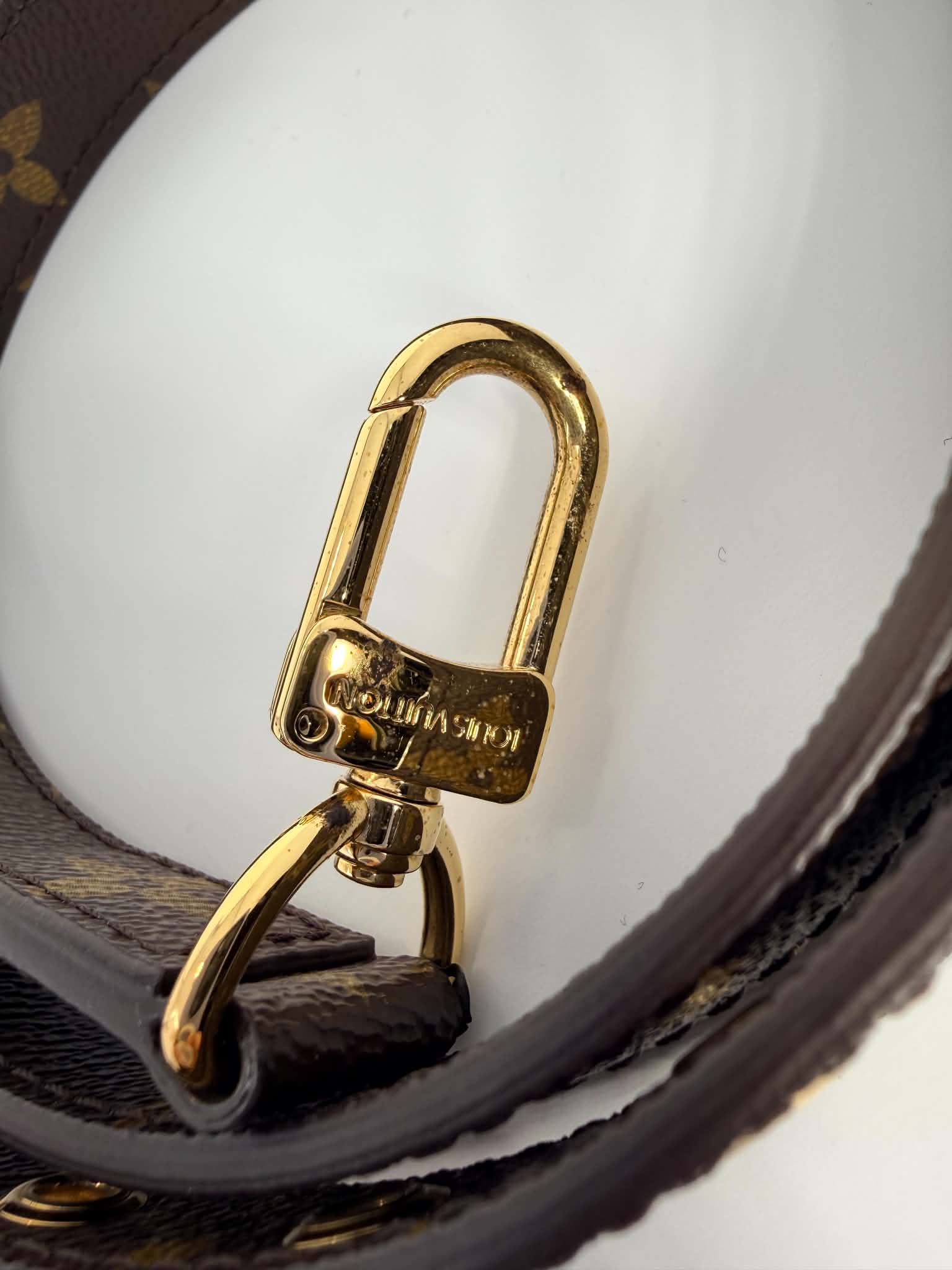 Louis Vuitton Monogram Pochette Metis