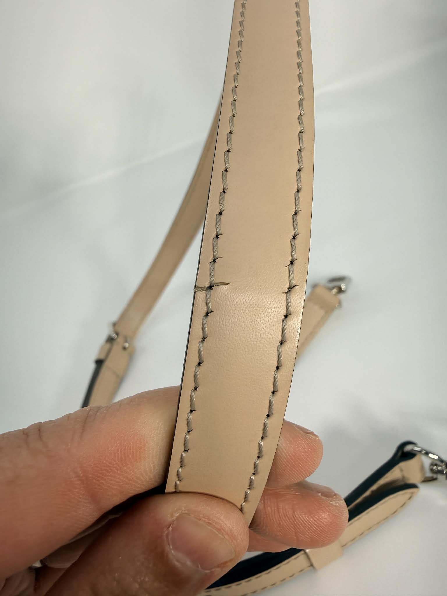 Louis Vuitton Alma MM Epi Tan