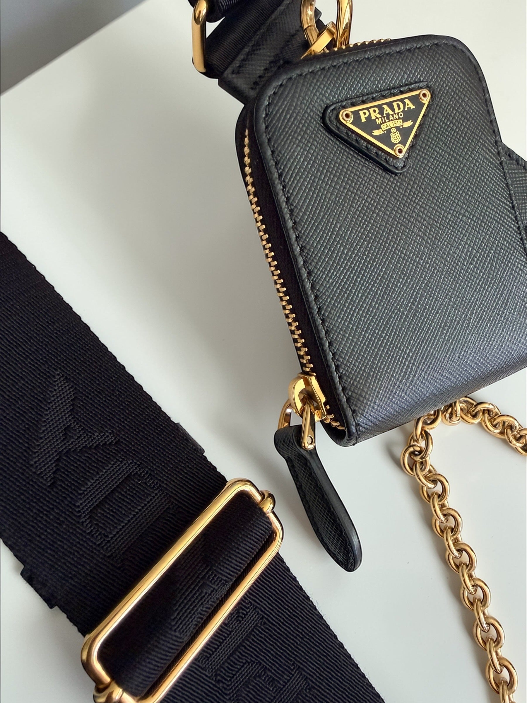 Prada Re-Edition 2005 Saffiano Leather Bag