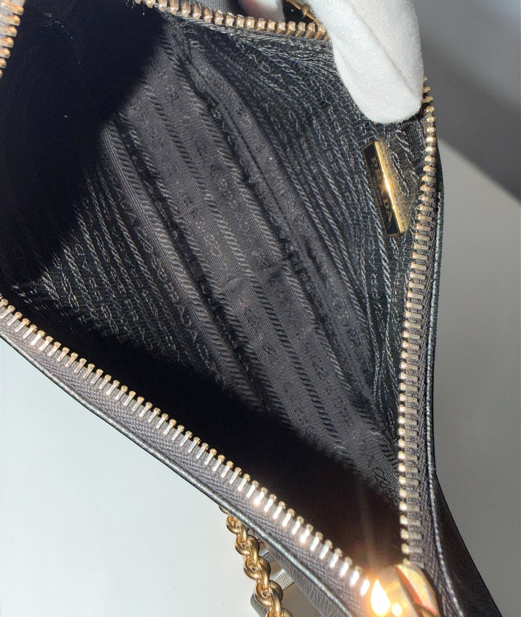 Prada Re-Edition 2005 Saffiano Leather Bag