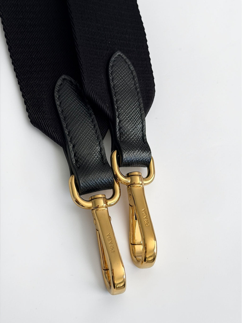 Prada Re-Edition 2005 Saffiano Leather Bag