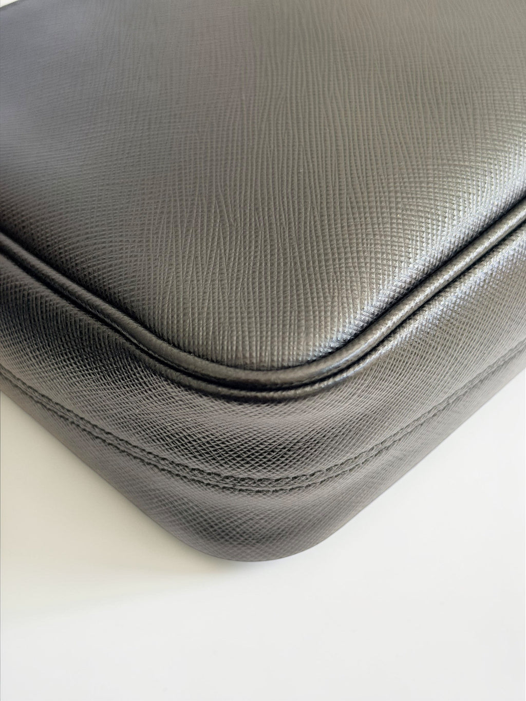 Prada Re-Edition 2005 Saffiano Leather Bag