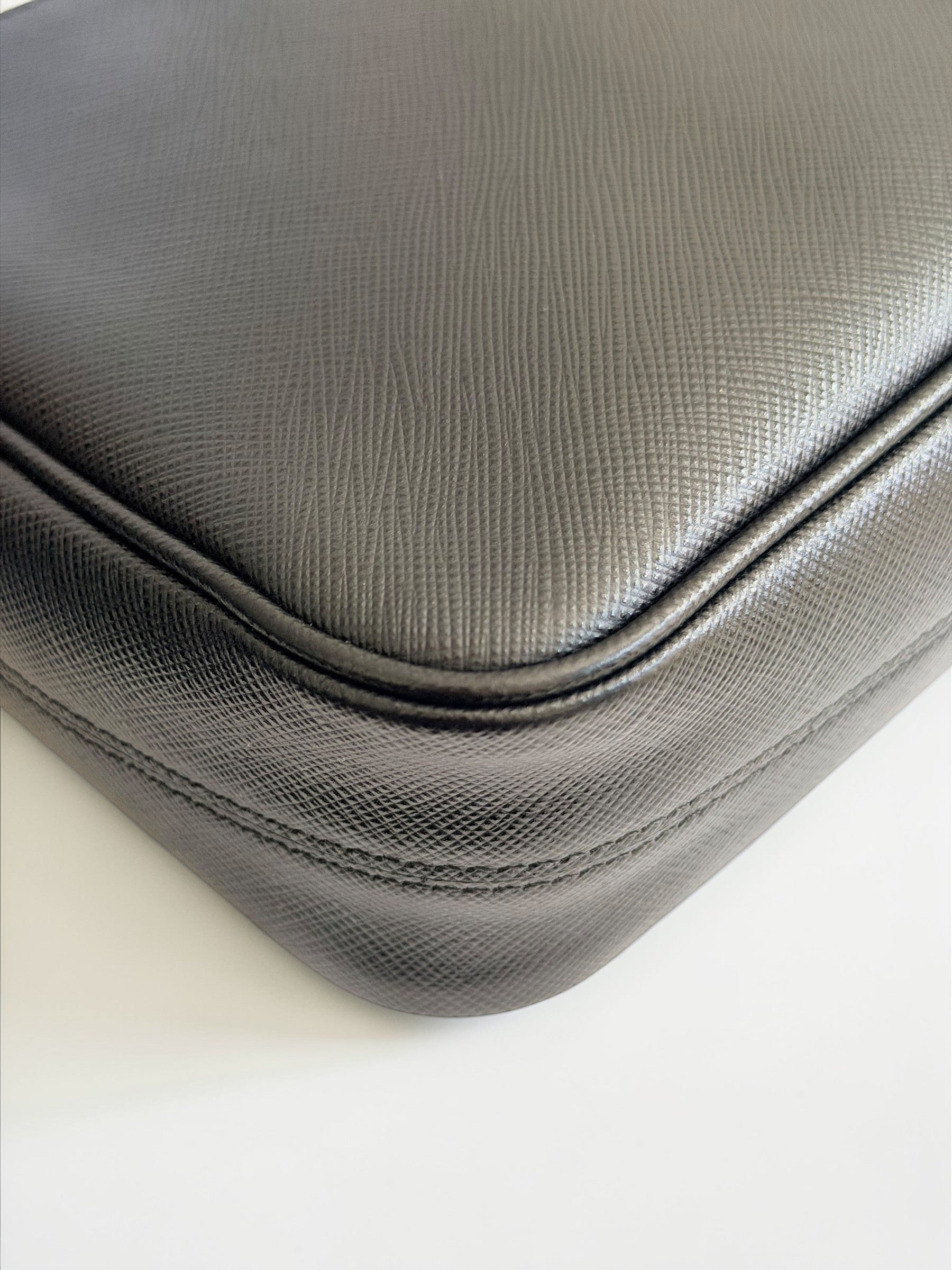 Prada Re-Edition 2005 Saffiano Leather Bag
