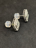 Diamond and Halo in 18K White Gold