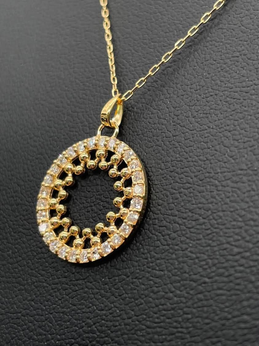 Round Diamond Wheel Necklace 18K Yellow Gold