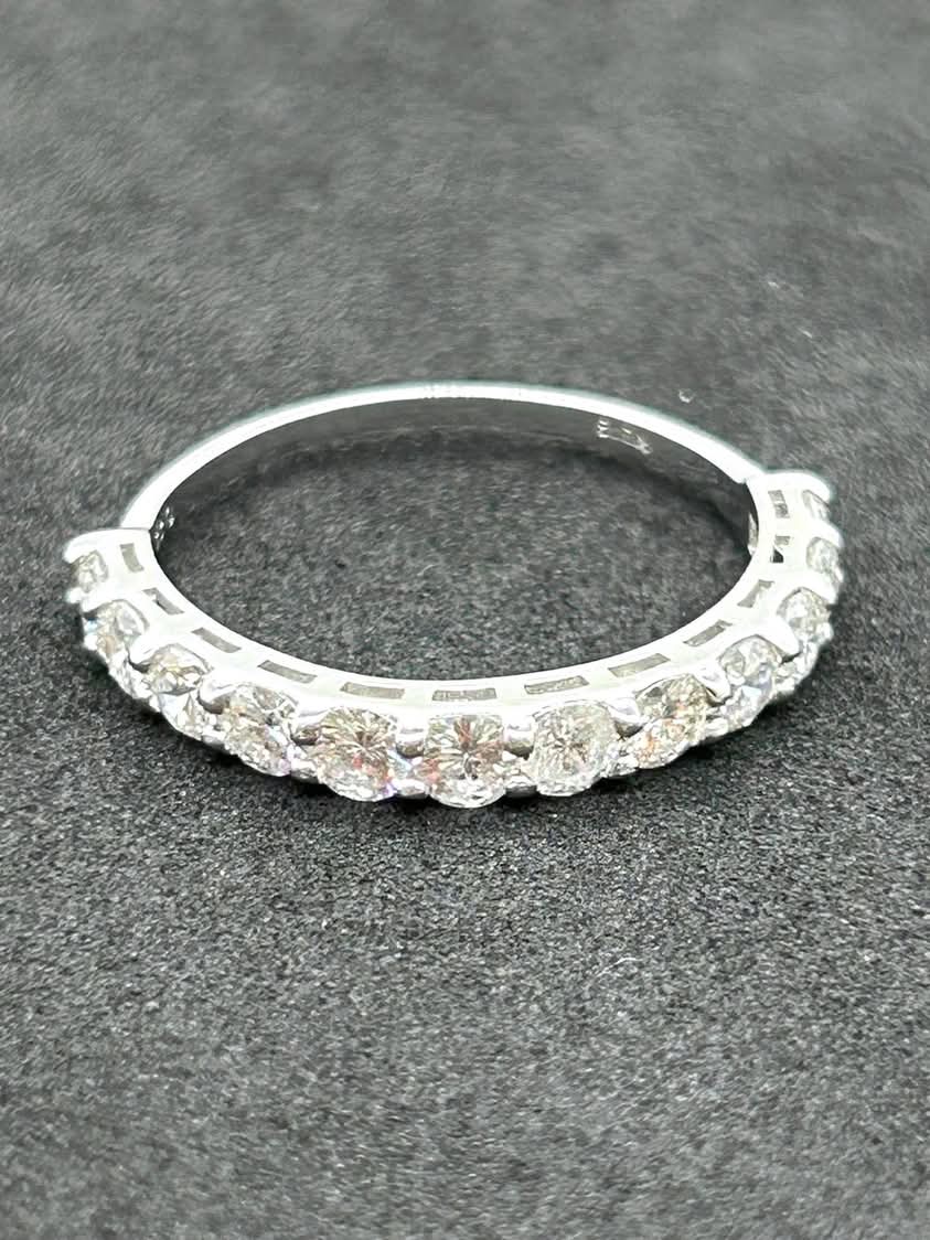 Diamond Ring in 18K White Gold