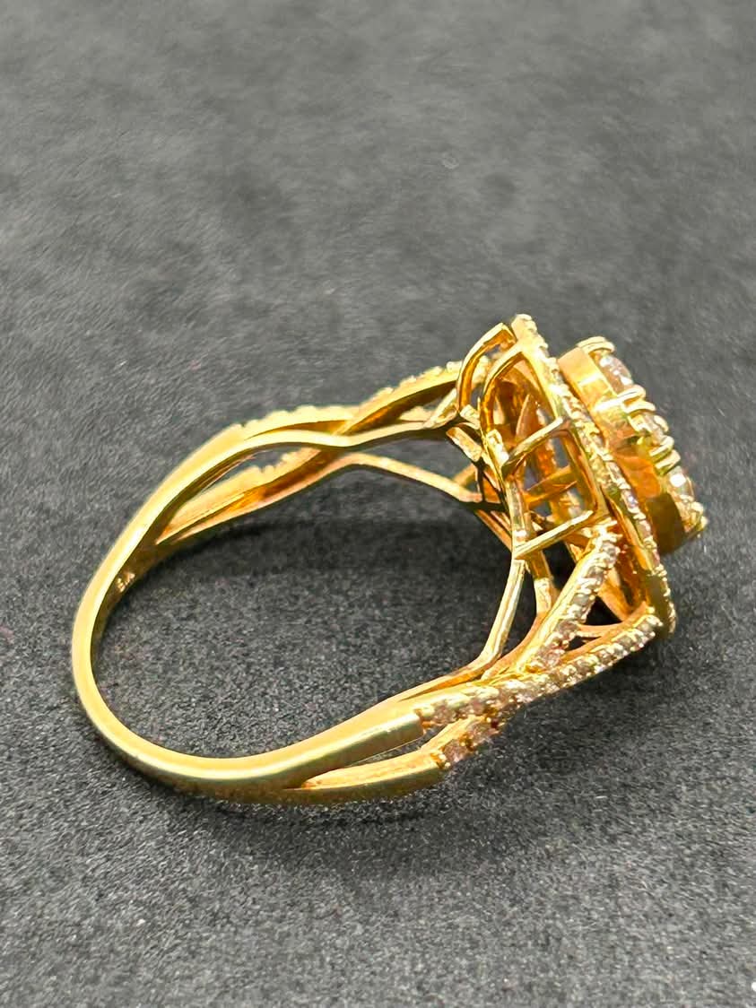 Cluster Diamond Ring in 18K Yellow Gold