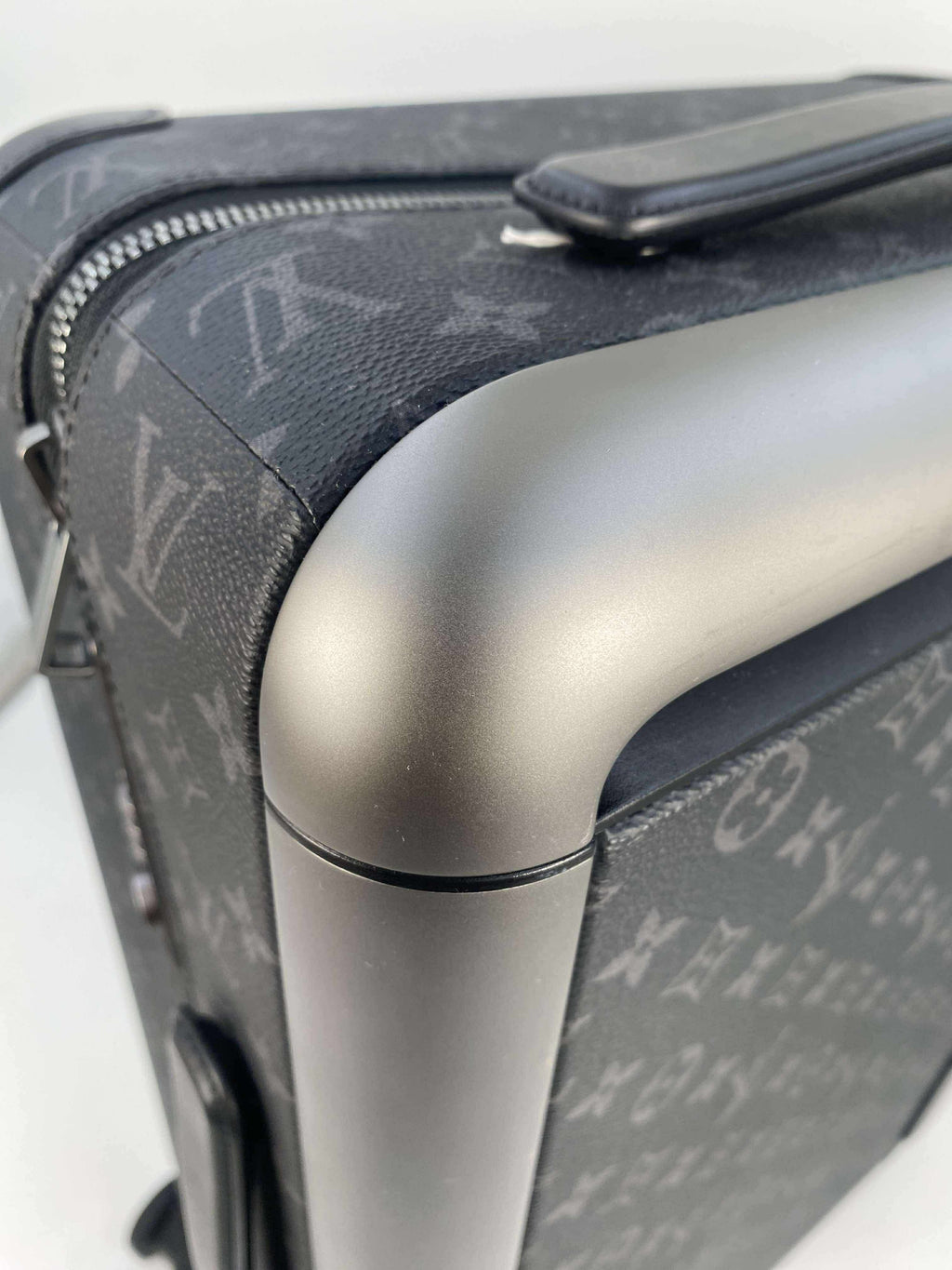 Louis Vuitton Horizon 55 Monogram Canvas Luggage