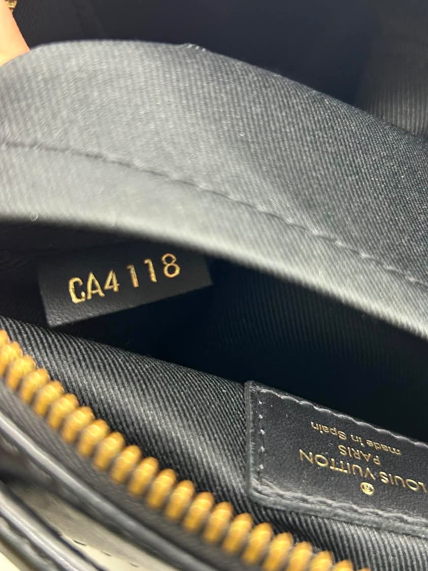 Louis Vuitton Monogram Saintonge Black