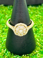 Round Cluster Diamond and 18K Yellow Gold Ring