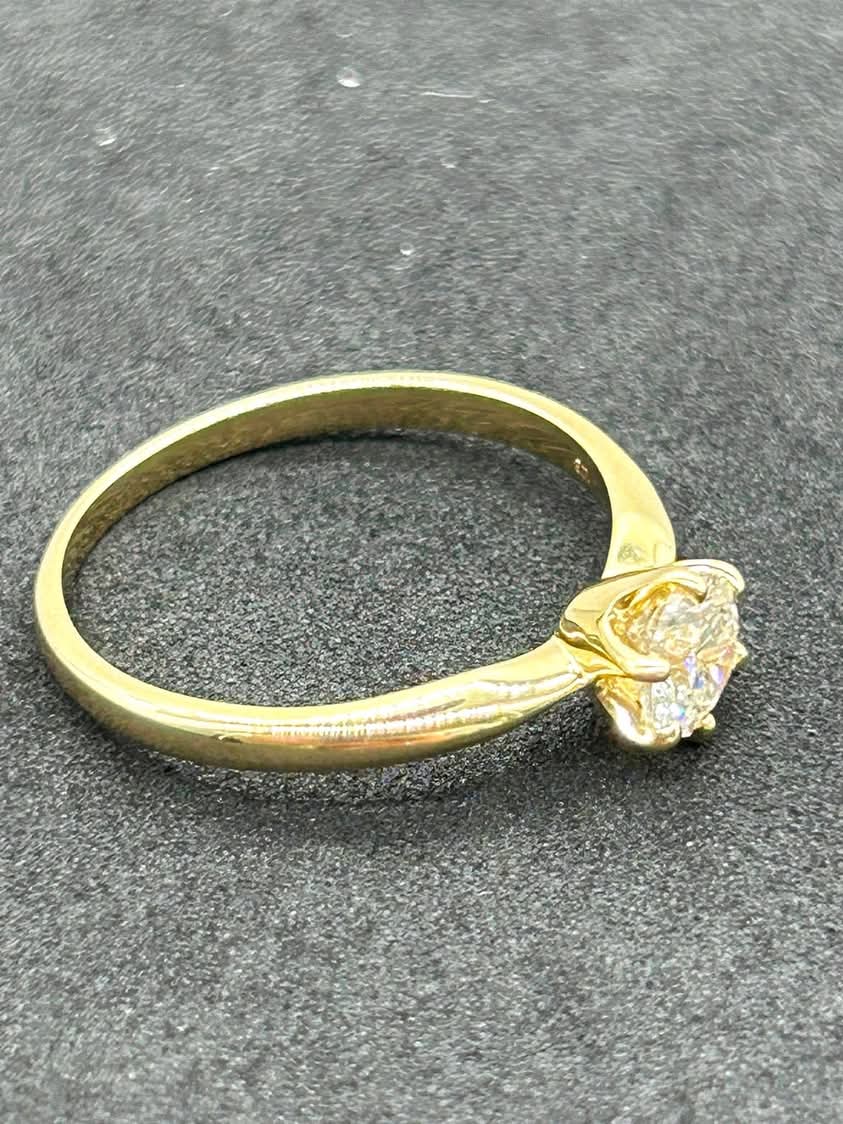 Solitaire Diamond Ring 18k Yellow Gold