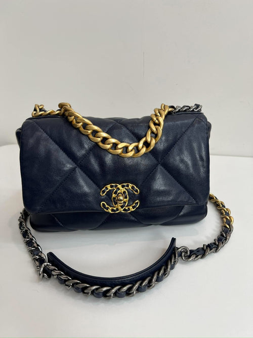 CHANEL Lambskin Quilted Medium Chanel 19 Flap Navy Blue