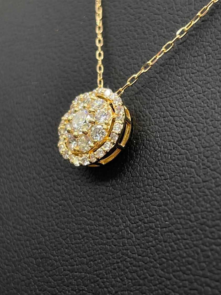 Diamond Pendant in 18K Yellow Gold with Chain